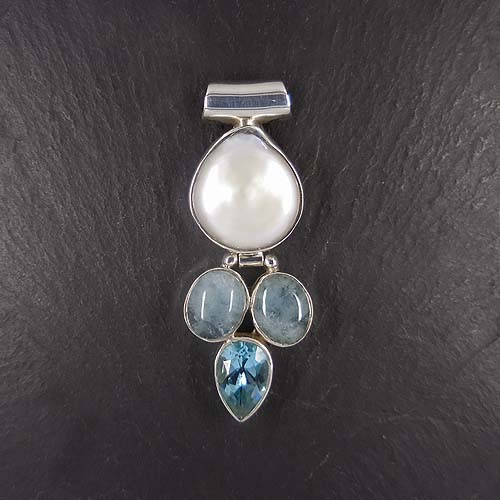 Perlenanhänger mit Aquamarin und Blautopas