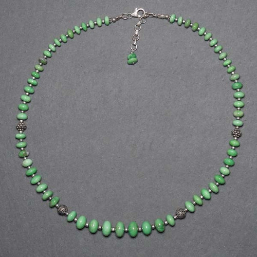Chrysopraskette mit Silberperlen