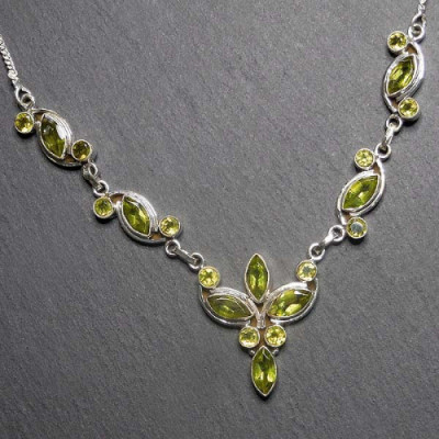Peridot Collier