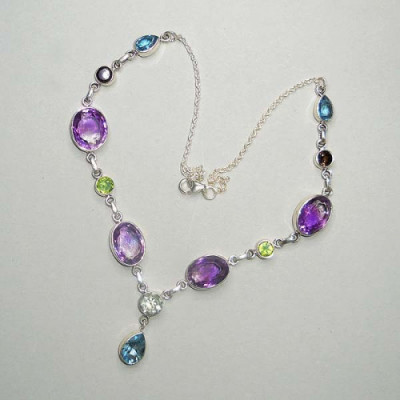 Amethyst Collier mit Peridot, Rauchquarz, Blautopas, Prasiolith