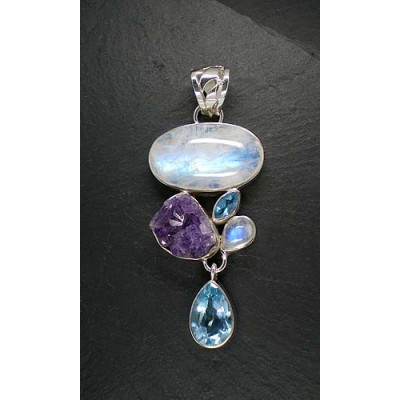 Mondsteinanhänger mit Amethyst und Blautopas