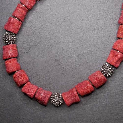 Schaumkorallenkette mit Silberperlen