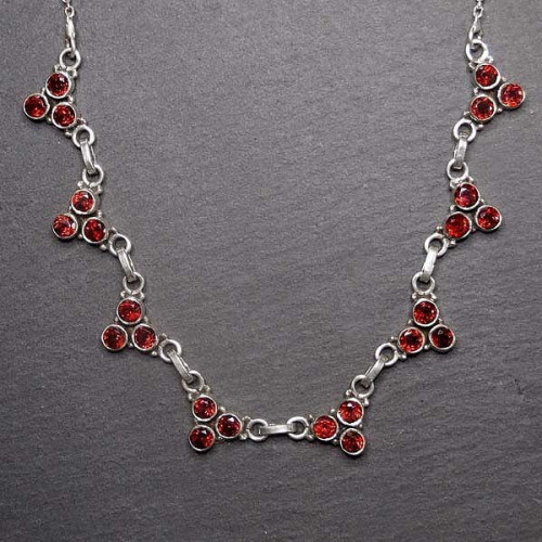 Granat Collier