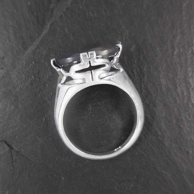 Ring mit grauem Mondstein