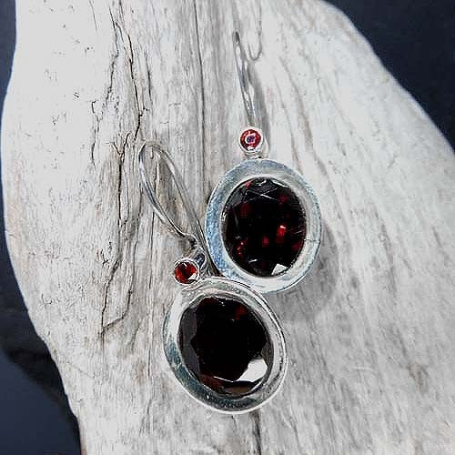 Granat Ohrringe mit 2 Steinen