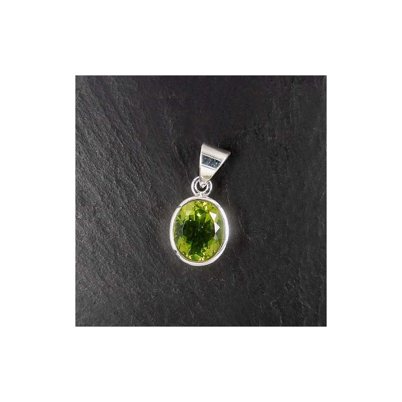 Peridot Anhänger Facettiert