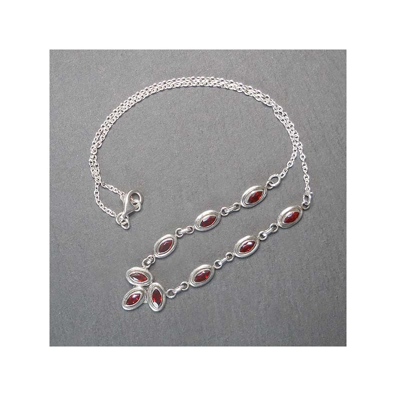 Granat Collier Navette